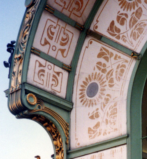Karlsplatz station exterior